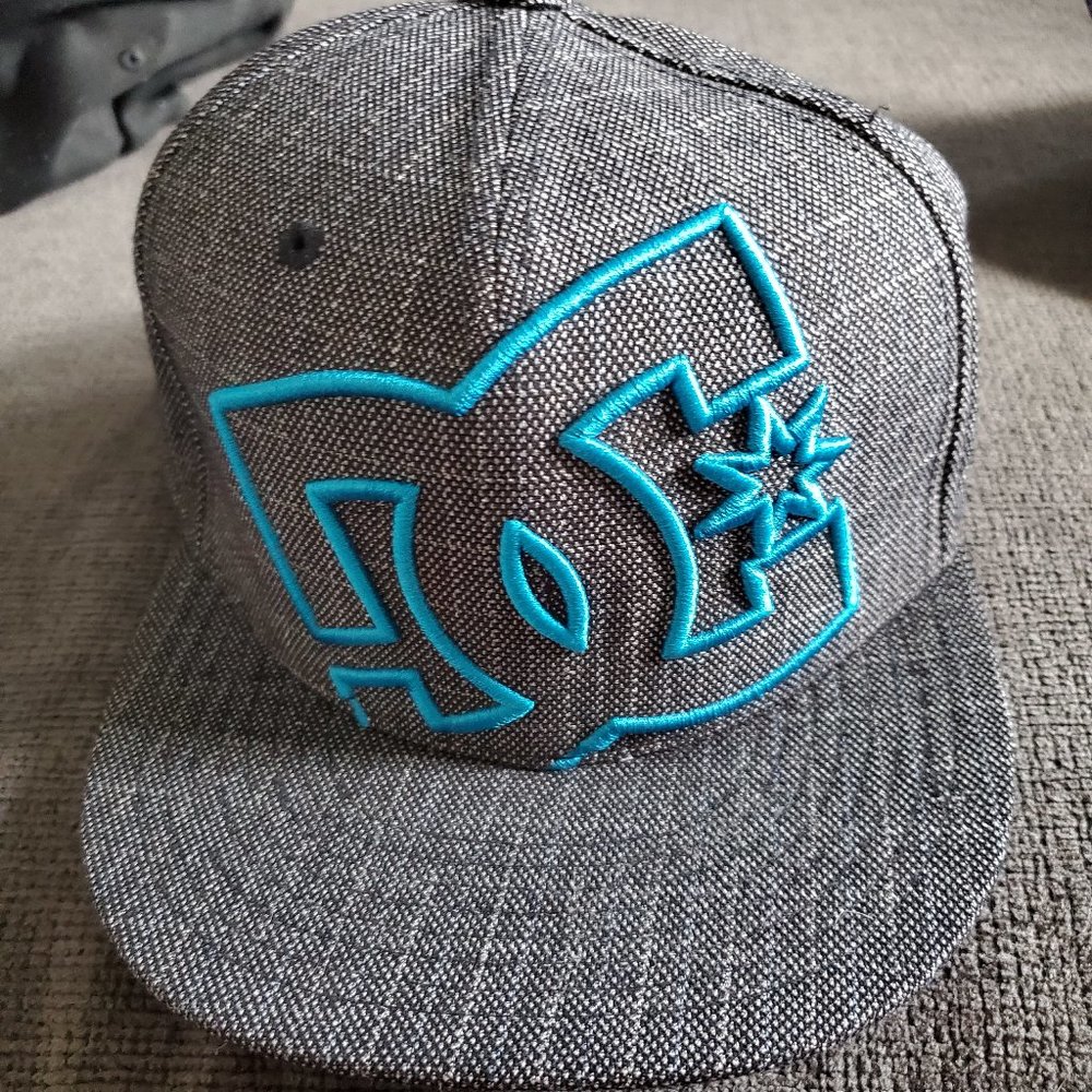 New without tags boys dc flexfit hat